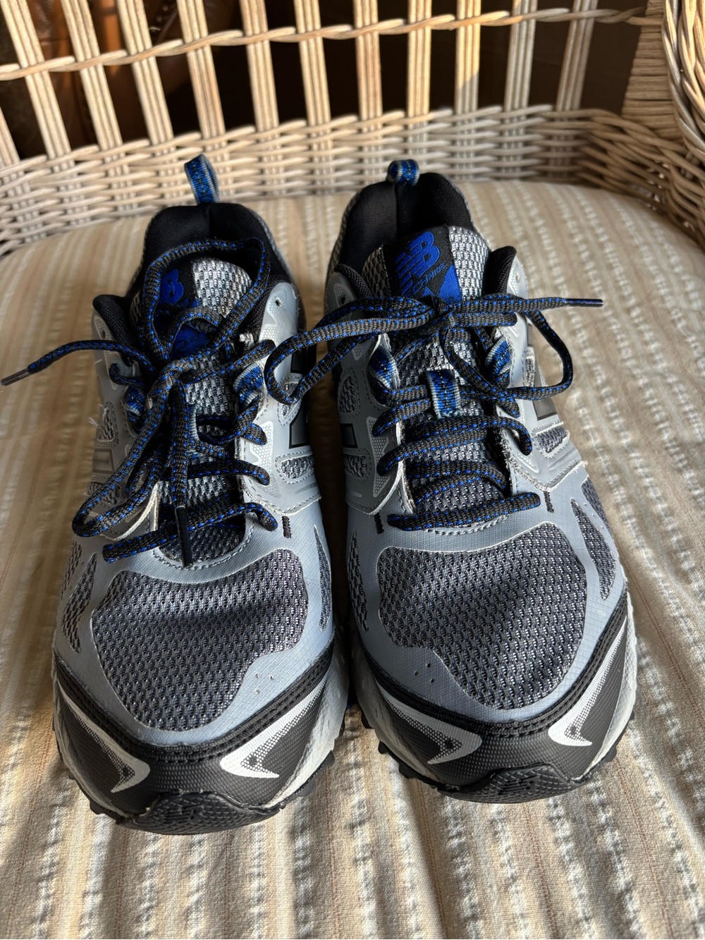 New Balance Trail Running Shoes Gray Blue Mens 8.5 MTE412K3 Hiking Athletic - Picture 2 of 9